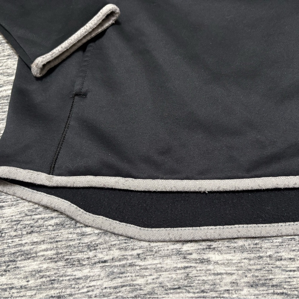 Fanshawe College Under Armour Hoodie Mens Medium - Picture 5 of 6